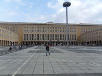 ehemaliger Flughafen Berlin Tempelhof - Vorfahrt